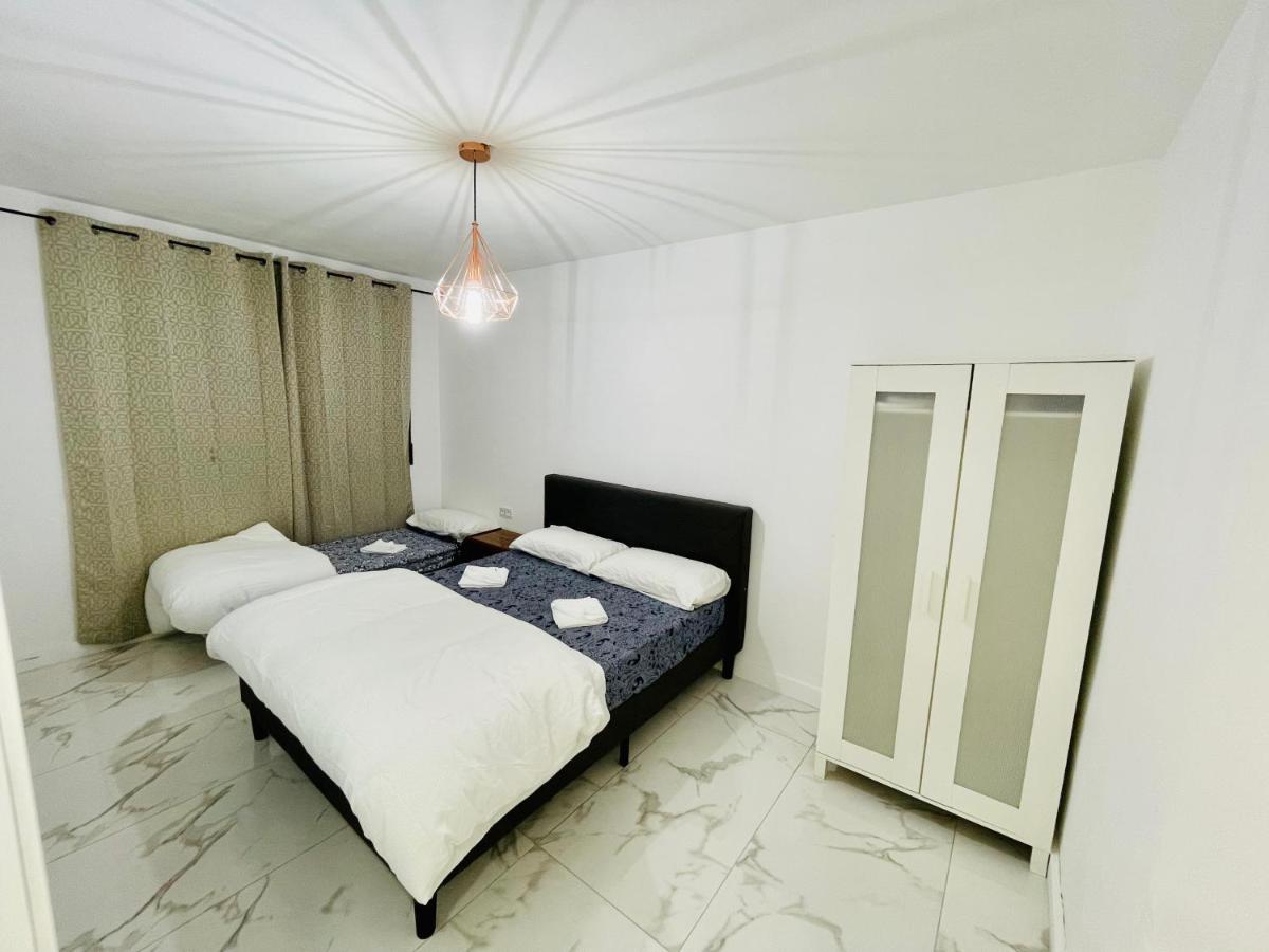 Queen Apartments Santa Coloma de Gramanet Eksteriør billede